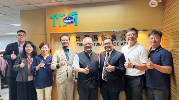 駐台北印尼經濟貿易代表處黃一革投資部主任、溥赫迪投資部分析組長、潘郁喬投資部專員，拜會本會